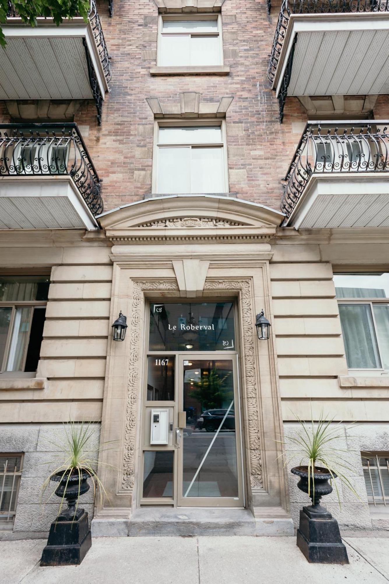 Hotel Le Roberval Montreal Exterior photo