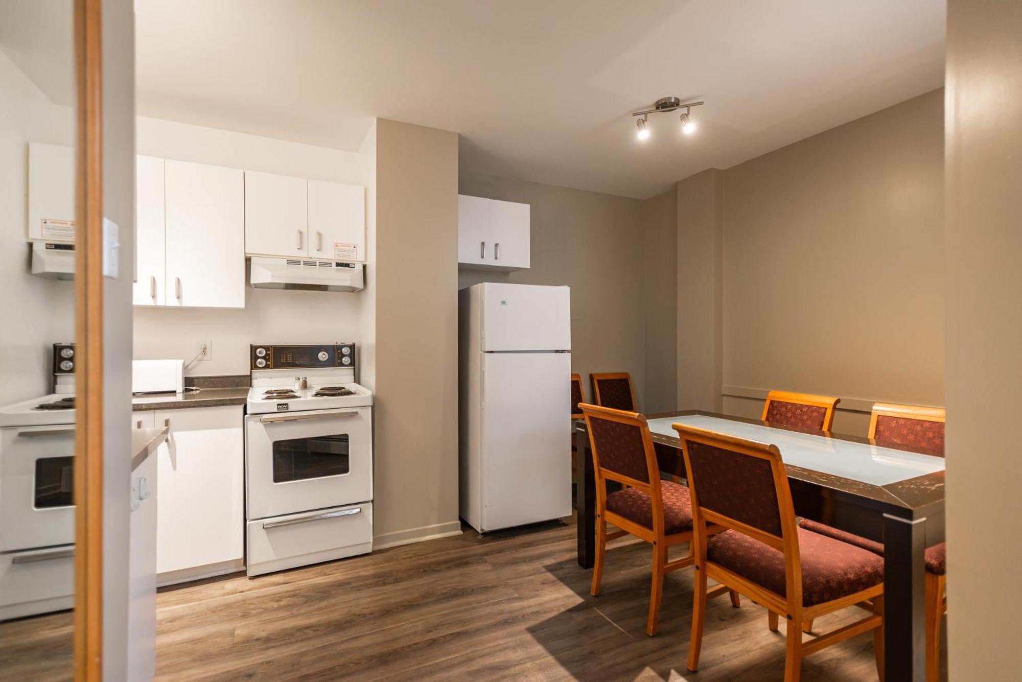 Hotel Le Roberval Montreal Exterior photo