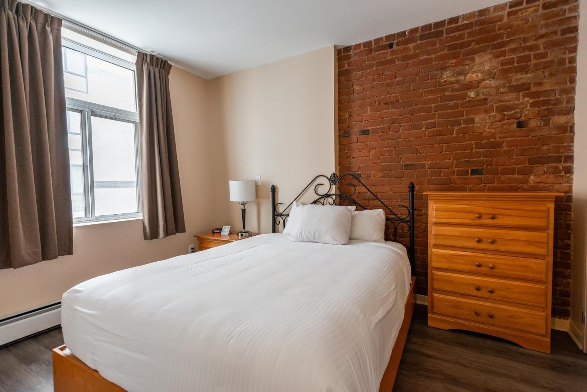 Hotel Le Roberval Montreal Exterior photo