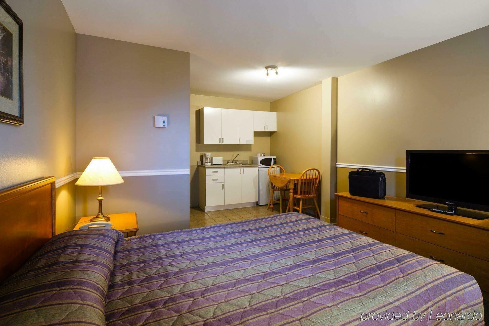 Hotel Le Roberval Montreal Exterior photo